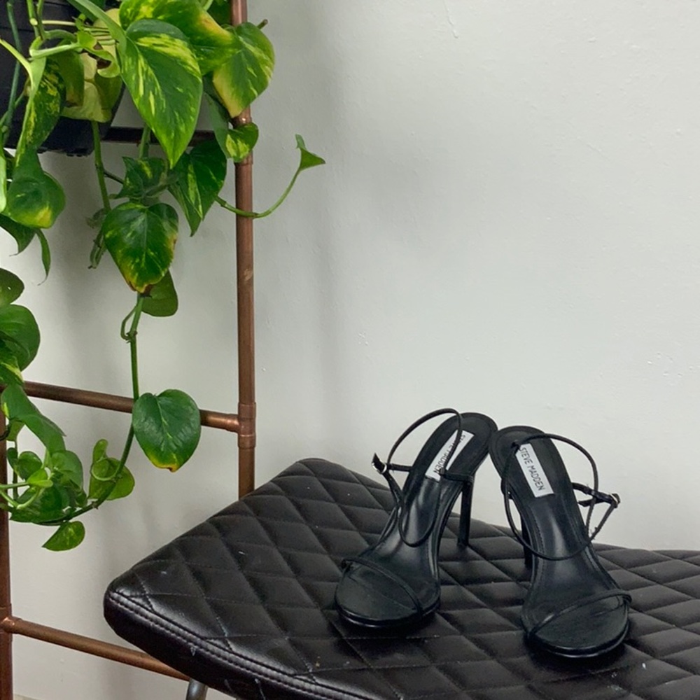 Steve Madden Oaklyn Black Ankle Strap Heels